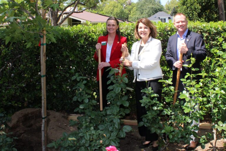 2023 Pasadena Tournament of Roses President Amy Wainscott, Sycamores President and CEO Debra Manners, and Sycamores Board Chair John Drinker.